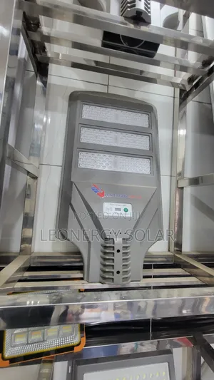 High-Quality Industrial Solar Street Light 3 Eye Straight Plastic Body