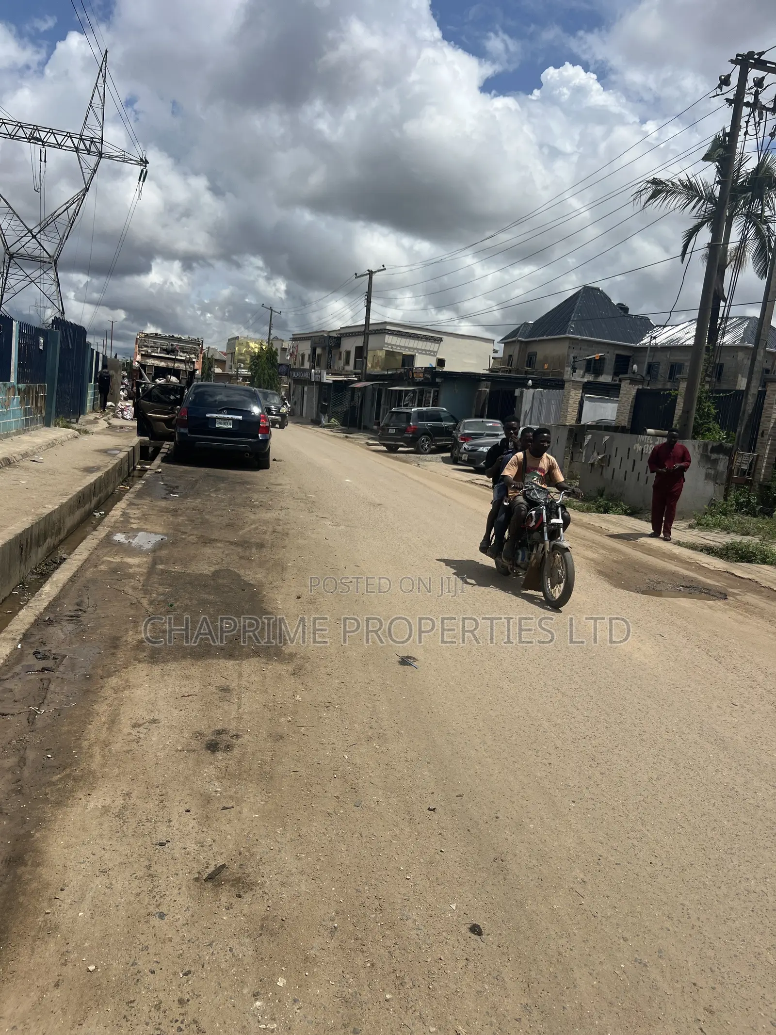 Plot Facing Major Road