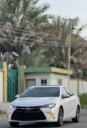 Toyota Camry XSE V6 4dr Sedan (3.5L 6cyl 6A) 2016 White