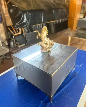 Mini Center Table for Small Living Room Space .
