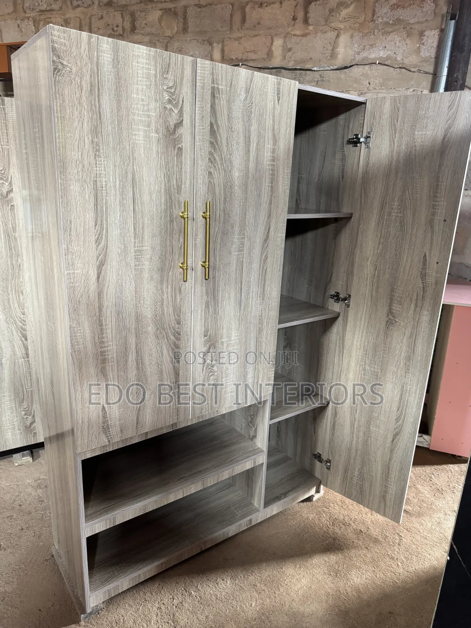 Big Size Wardrobe for Your Bedroom Space.