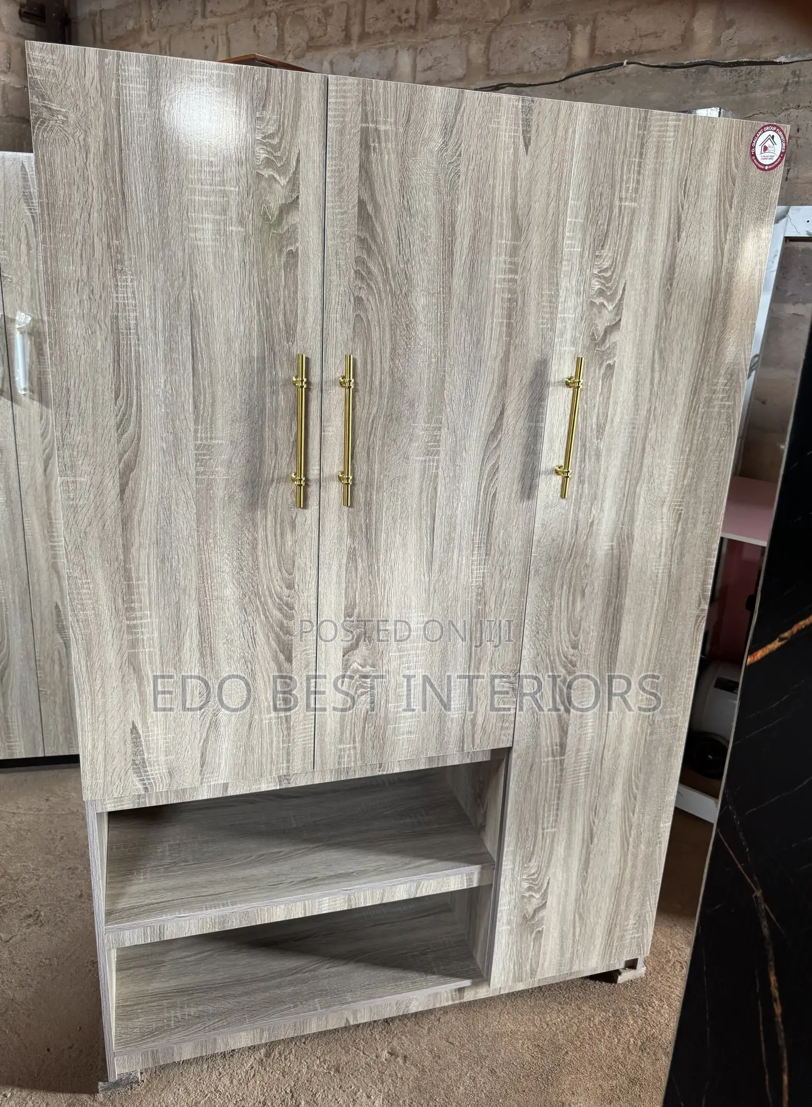 Big Size Wardrobe for Your Bedroom Space.