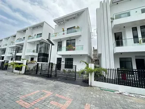 5bdrm Duplex in Royal Pine, Chevron for rent
