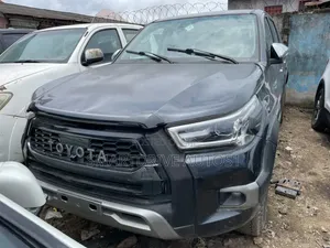 Toyota Hilux 2010 Black