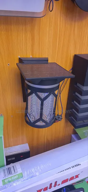 Solar Powered Led Fence Light With Base