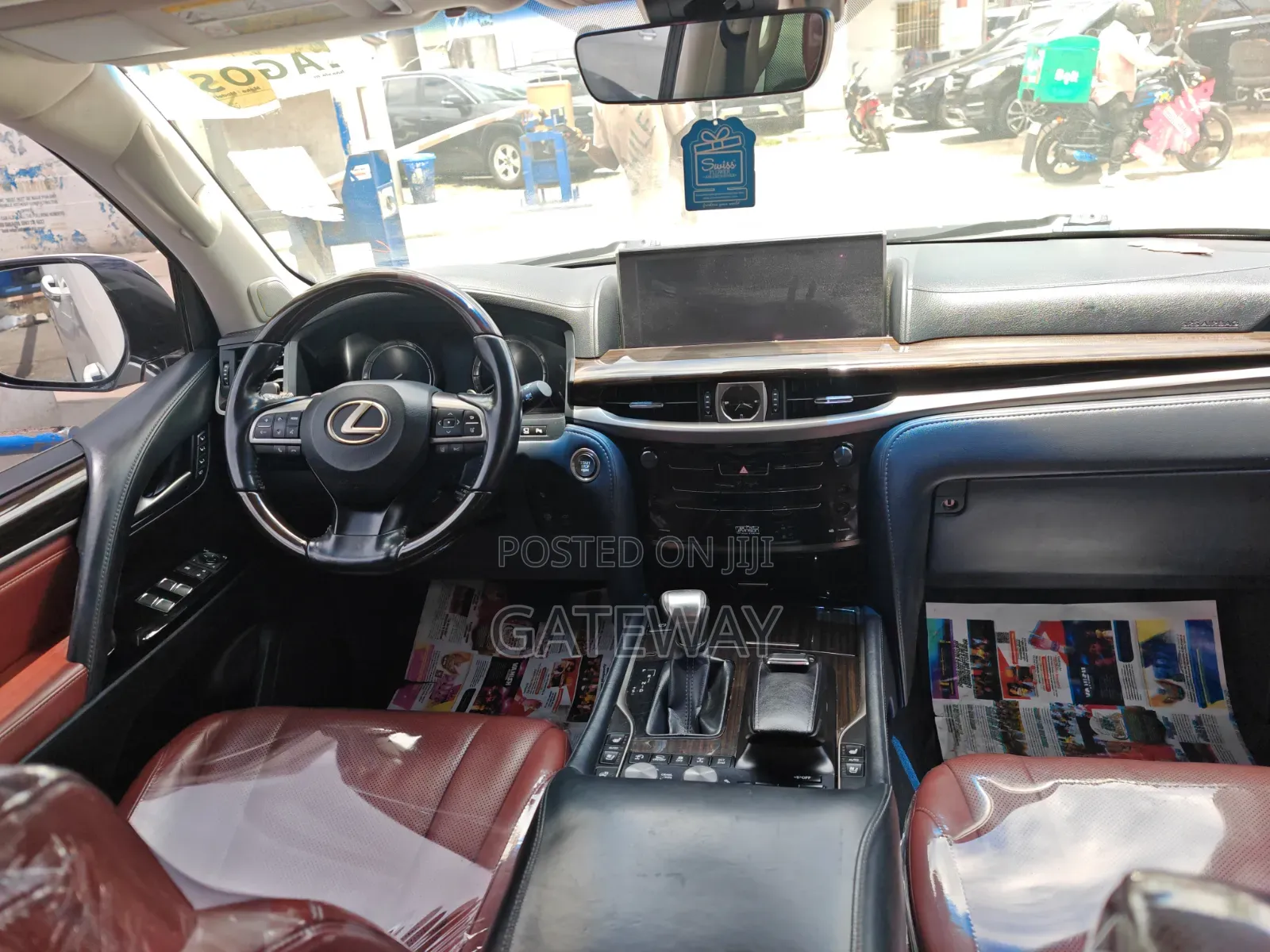 Lexus LX 2019 White