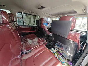 Lexus LX 2019 White