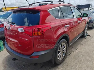Toyota RAV4 2014 Red