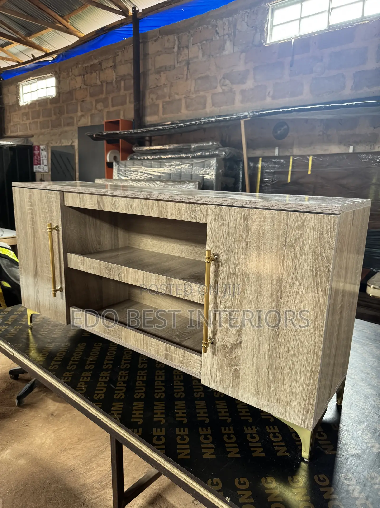 Mn TV Stand