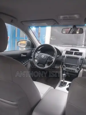Toyota Camry LE 4dr Sedan (2.5L 4cyl 6A) 2014 Silver