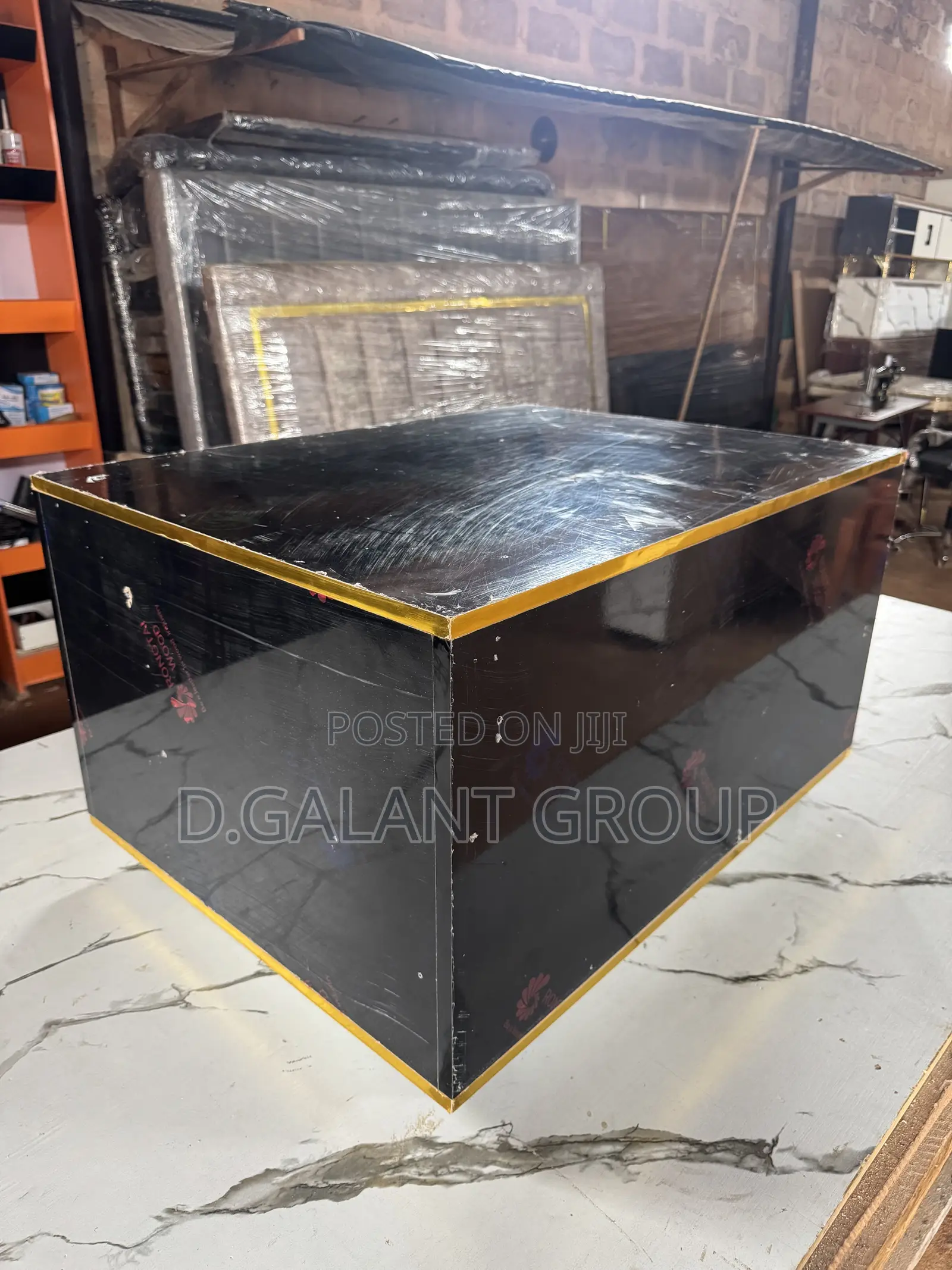 All Edged Silled Coffee Table
