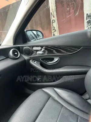 Mercedes-Benz C300 2017 Black