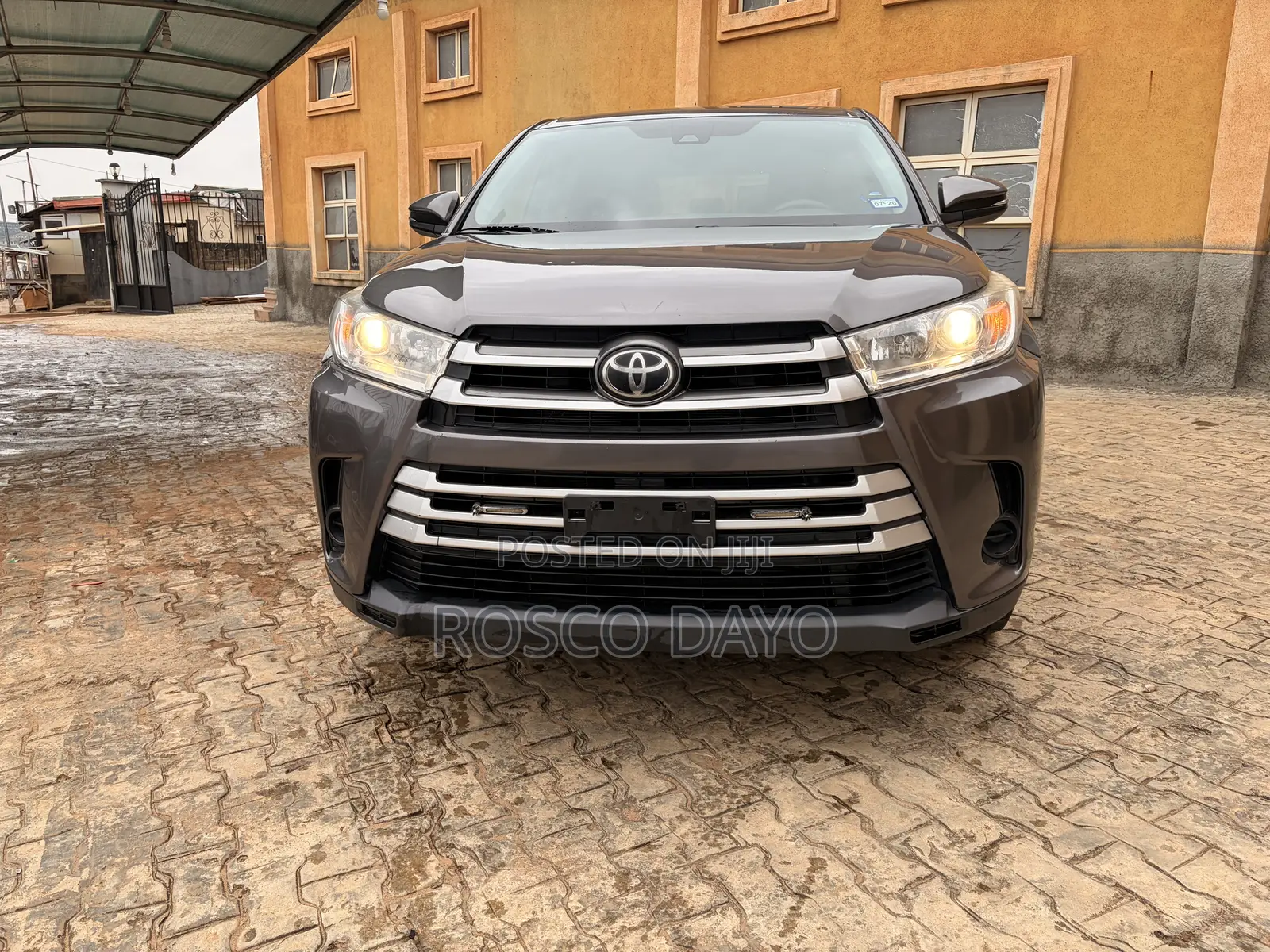Toyota Highlander LE 2019 Gray