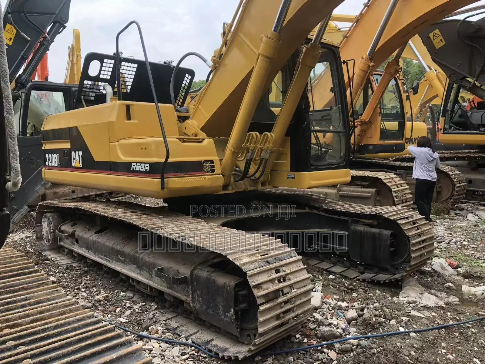 Used Good Condition 320BL