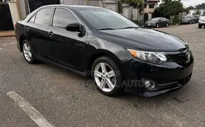 Toyota Camry SE 4dr Sedan (2.5L 4cyl 6A) 2014 Black
