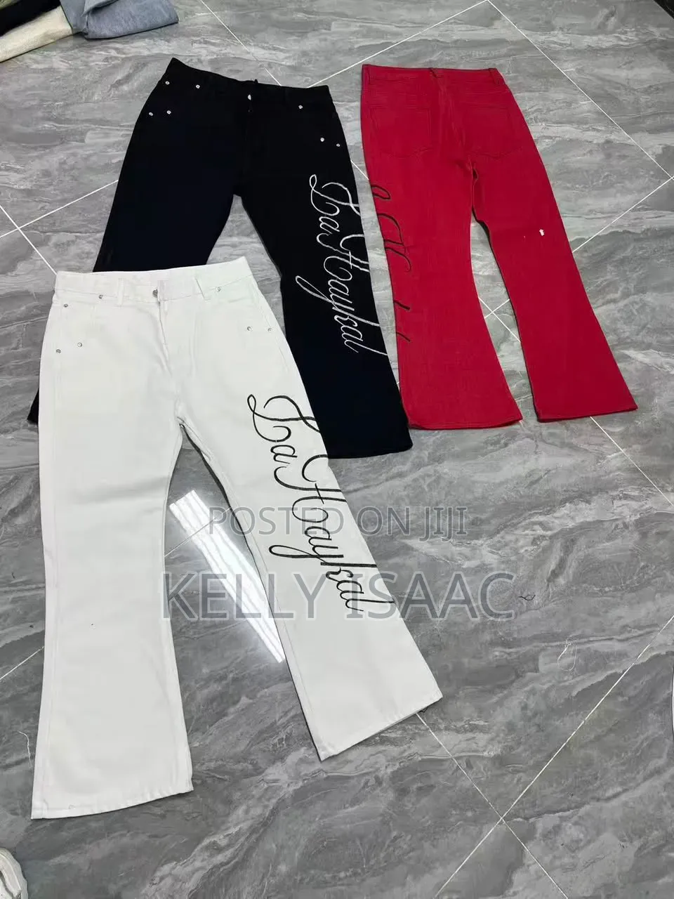 Available Baggy Jeans Active