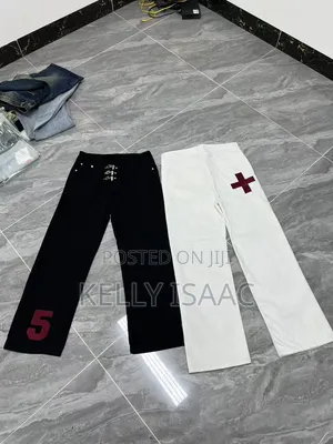 Available Baggy Jeans Active