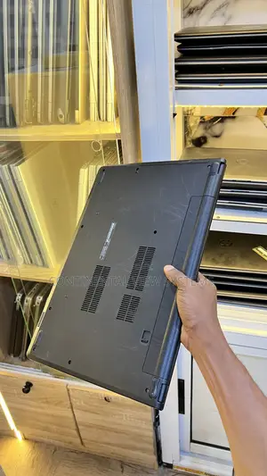 Laptop Dell Inspiron 15 3567 4GB Intel Core i5 HDD 500GB
