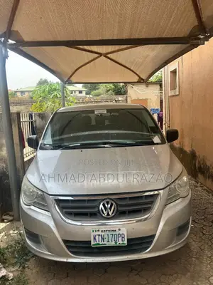 Volkswagen Routan S 2010 Silver