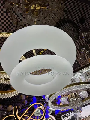 Modern Multi-Ring LED White Halo Chaindialer