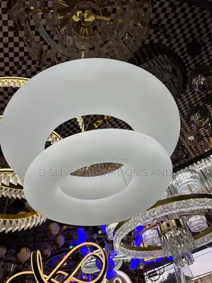 Modern Multi-Ring LED White Halo Chaindialer