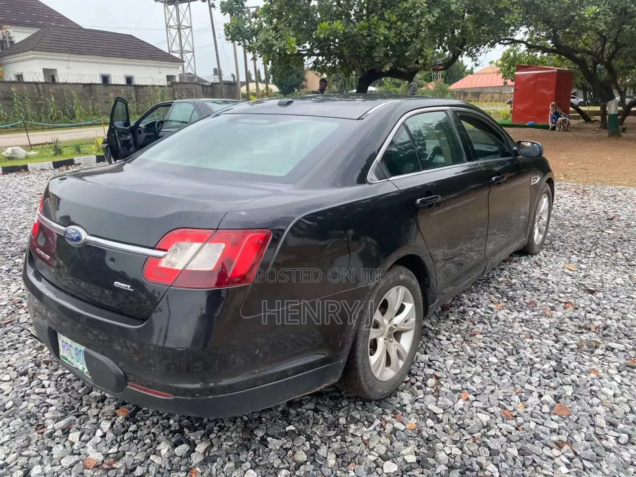 Ford Taurus SEL 2012 Black