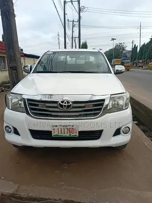 Toyota Hilux 2013 White