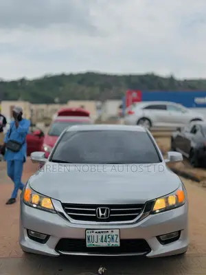 Honda Accord Touring V-6 4dr Sedan (3.5L 6cyl 6A) 2014 Silver