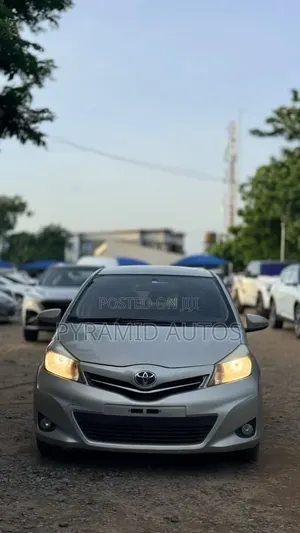 Toyota Yaris 2010 Silver