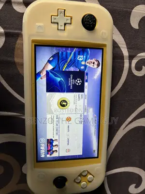 Nintendo Switch Lite - SCRATCHED SCREEN YELLOW