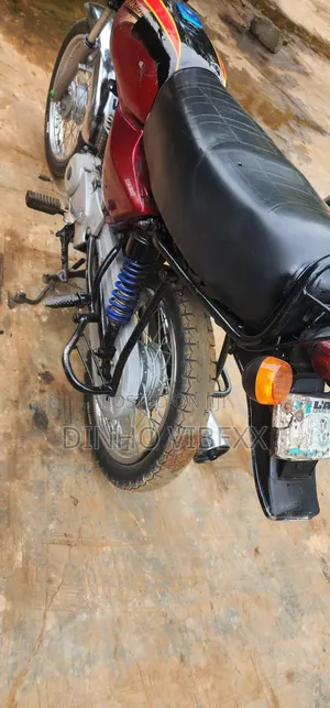 Bajaj Boxer 2022 Red