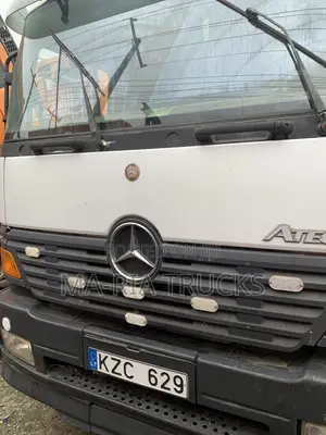 Mercedes-Benz Food Trucks 2005 White