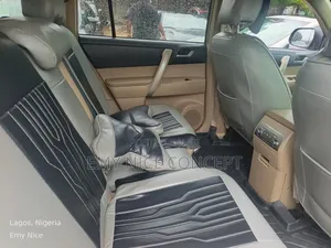 Toyota Highlander SE 2012 Blue