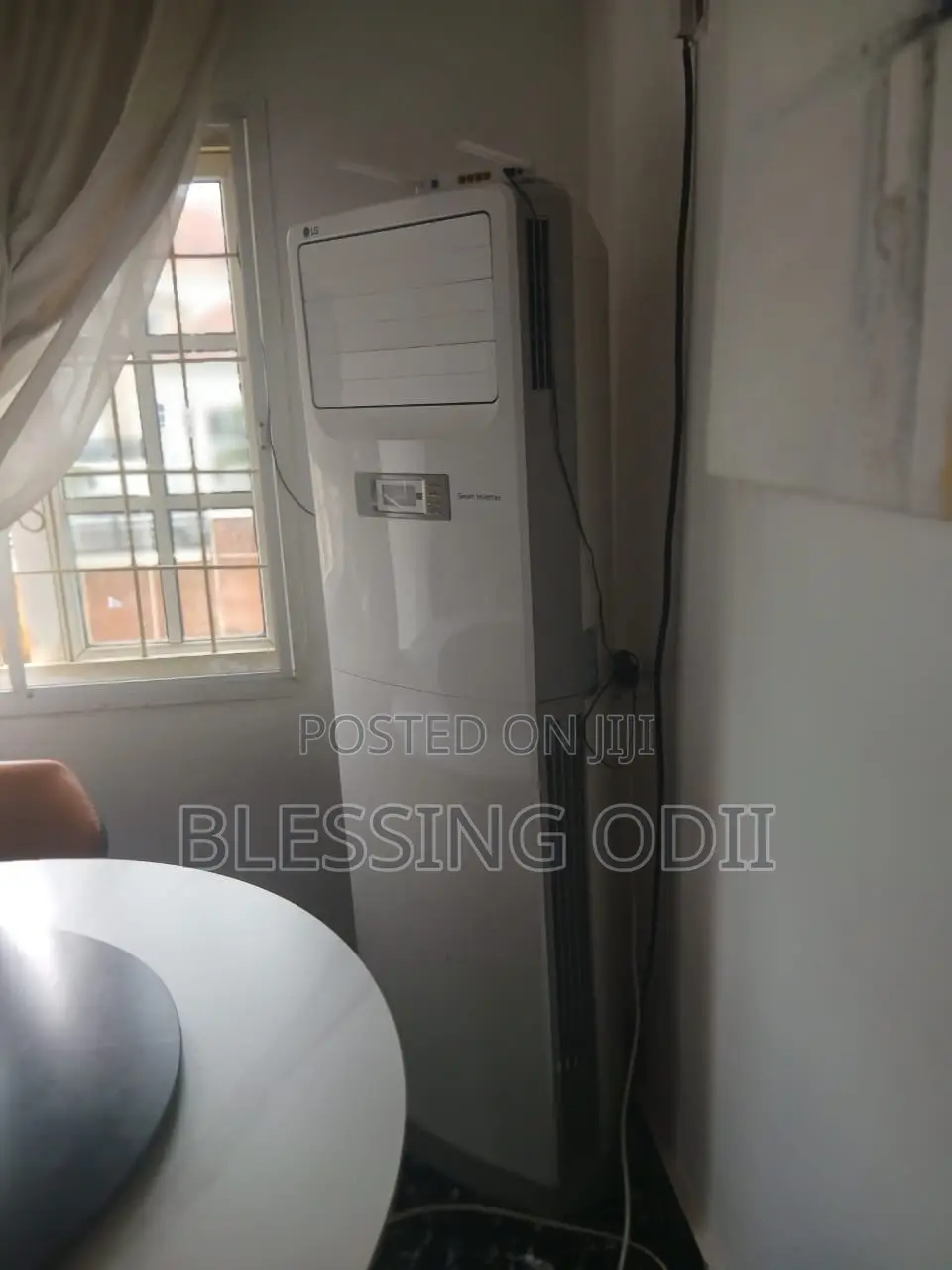 LG 2.5hp Standing Smart Inverter AC 3months Use