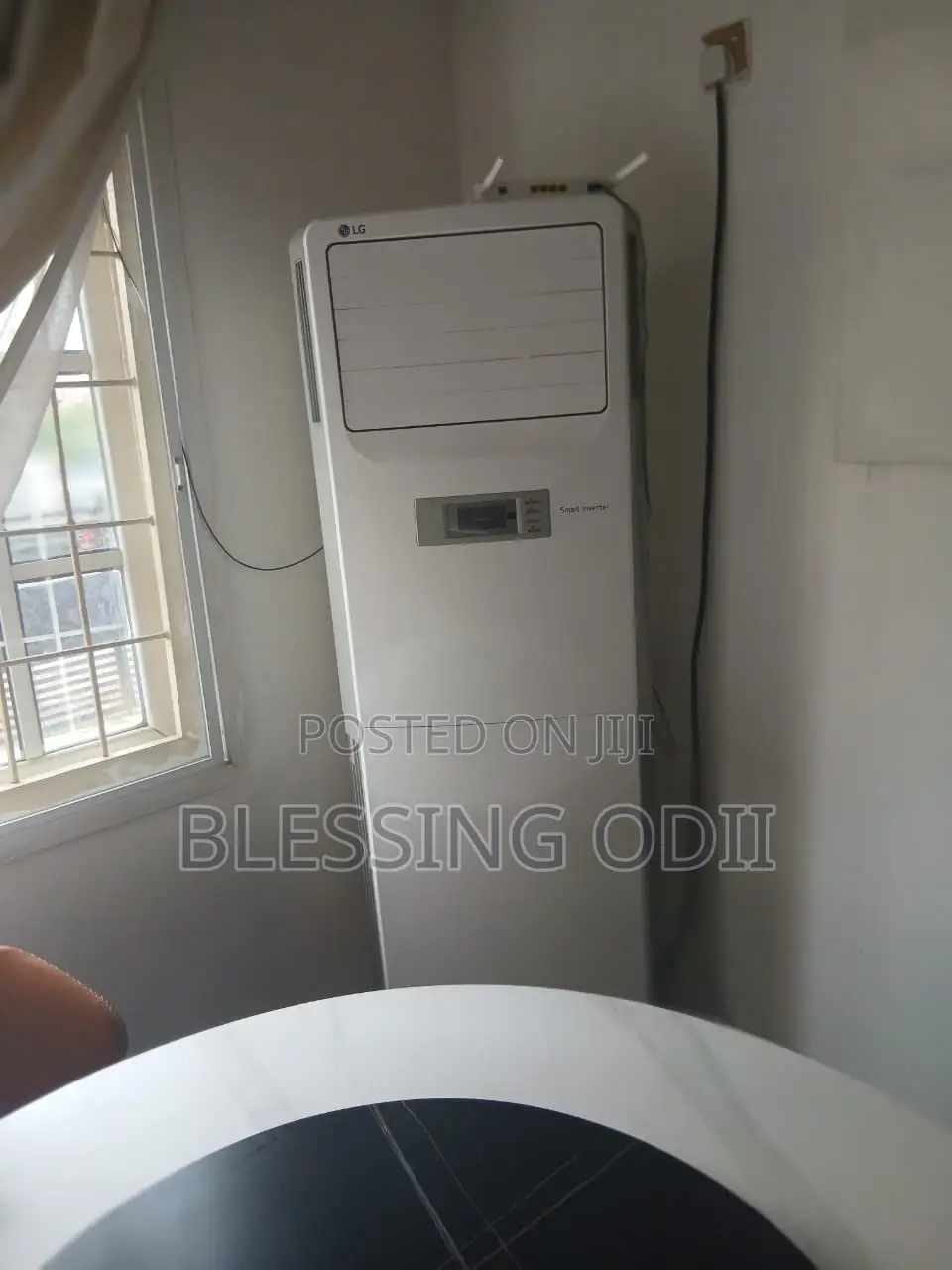 LG 2.5hp Standing Smart Inverter AC 3months Use