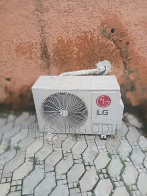 LG 2.5hp Standing Smart Inverter AC 3months Use