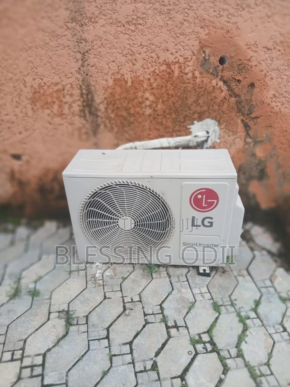 LG 2.5hp Standing Smart Inverter AC 3months Use