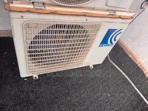 Skyrun 2.5hp Standing AC 9months Use With Accessories