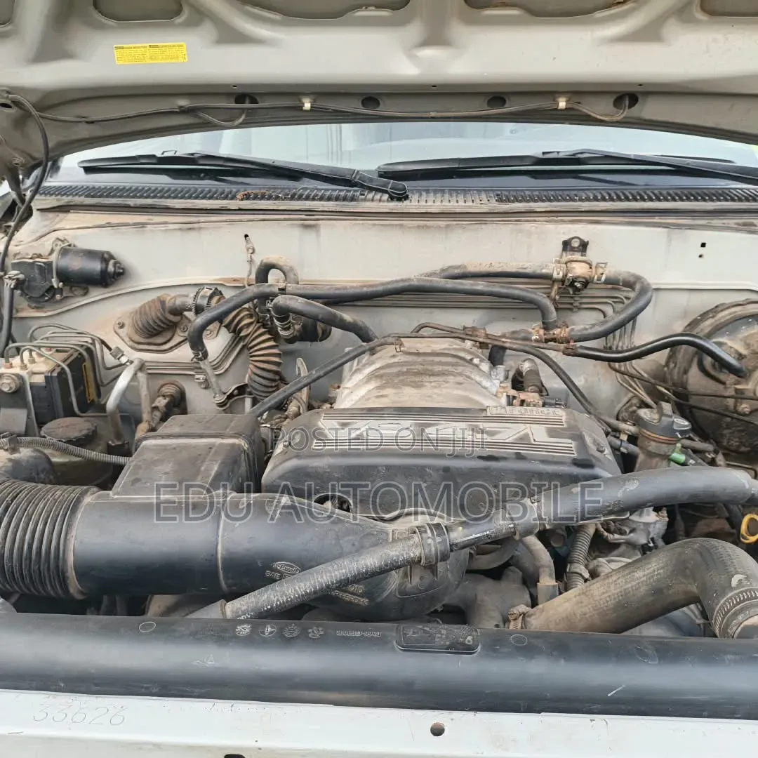 Toyota Sequoia 2005