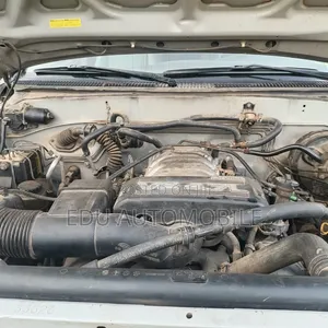 Toyota Sequoia 2005