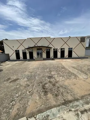 To Let: Former GTB E- Branch Office Building Alagbaka, Akure