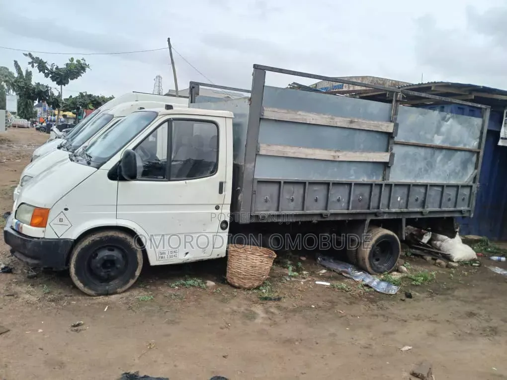 Ford Transit 2000 White