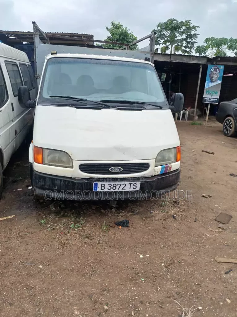 Ford Transit 2000 White
