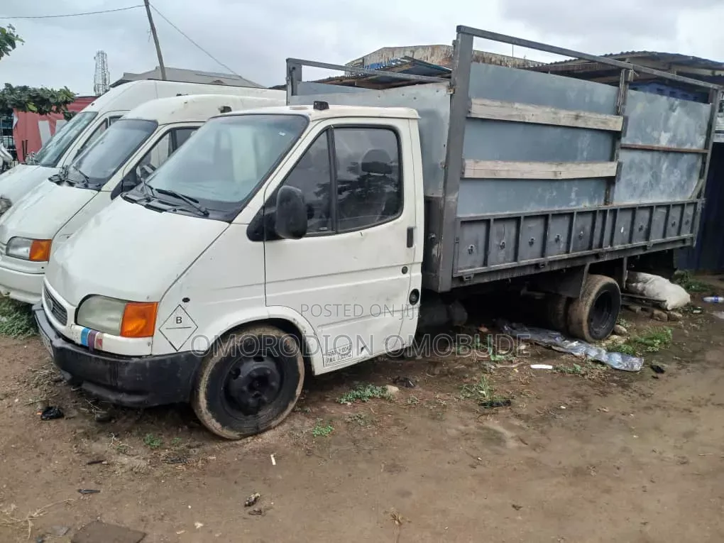 Ford Transit 2000 White