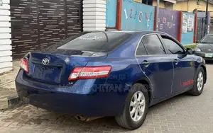Toyota Camry LE 4dr Sedan (2.5L 4cyl 6A) 2011 Blue