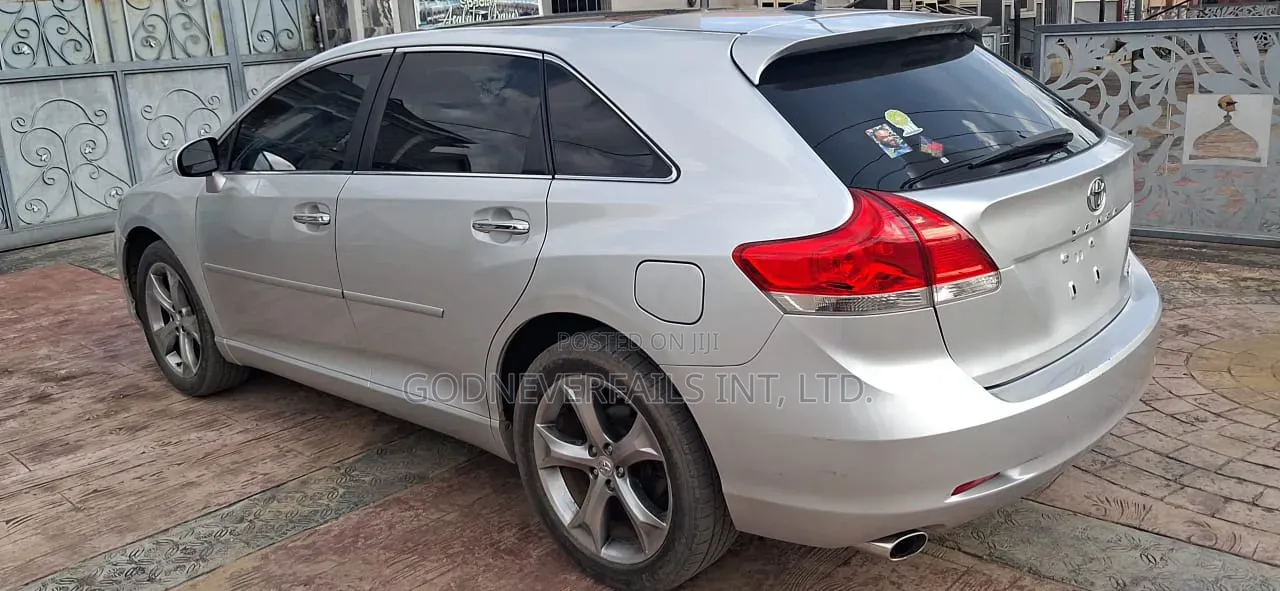 Toyota Venza 2012 Silver