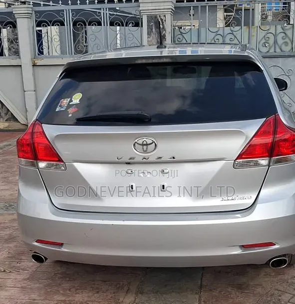 Toyota Venza 2012 Silver