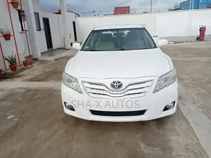 Toyota Camry LE 4dr Sedan (2.5L 4cyl 6AM) 2010 White