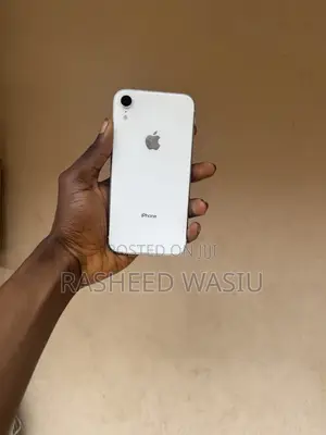 Apple iPhone XR 64 GB White