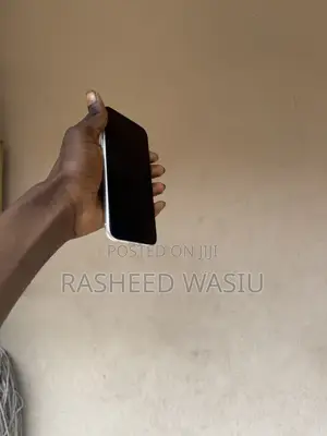 Apple iPhone XR 64 GB White